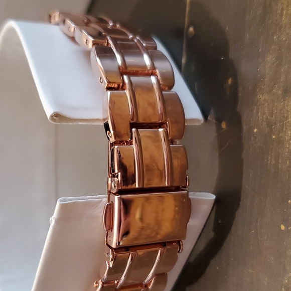 NEW in box Rose Gold Adrienne Vittadini dining watch CLOSEY CLOSING - Picture 3 of 7